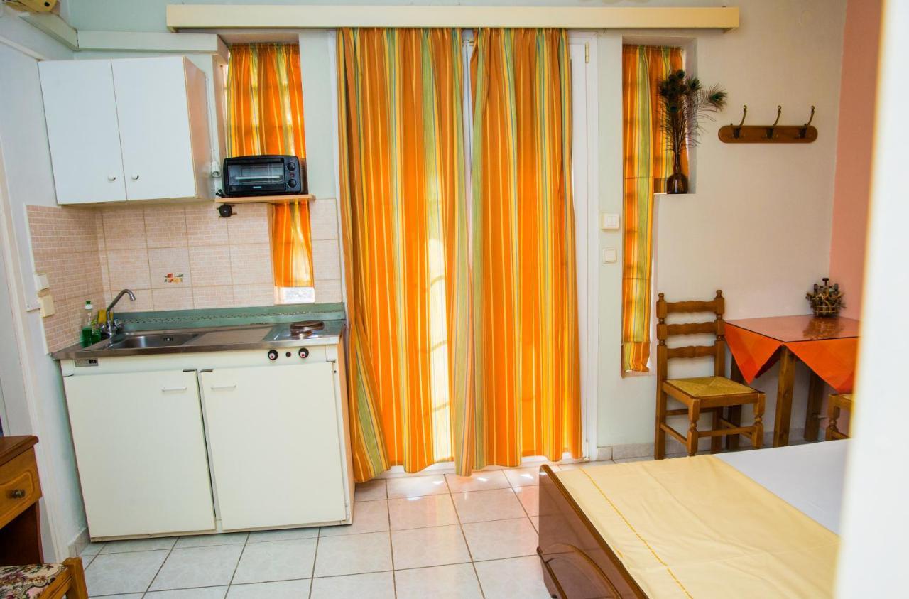 Myros * Argostoli (Kefalonia)
