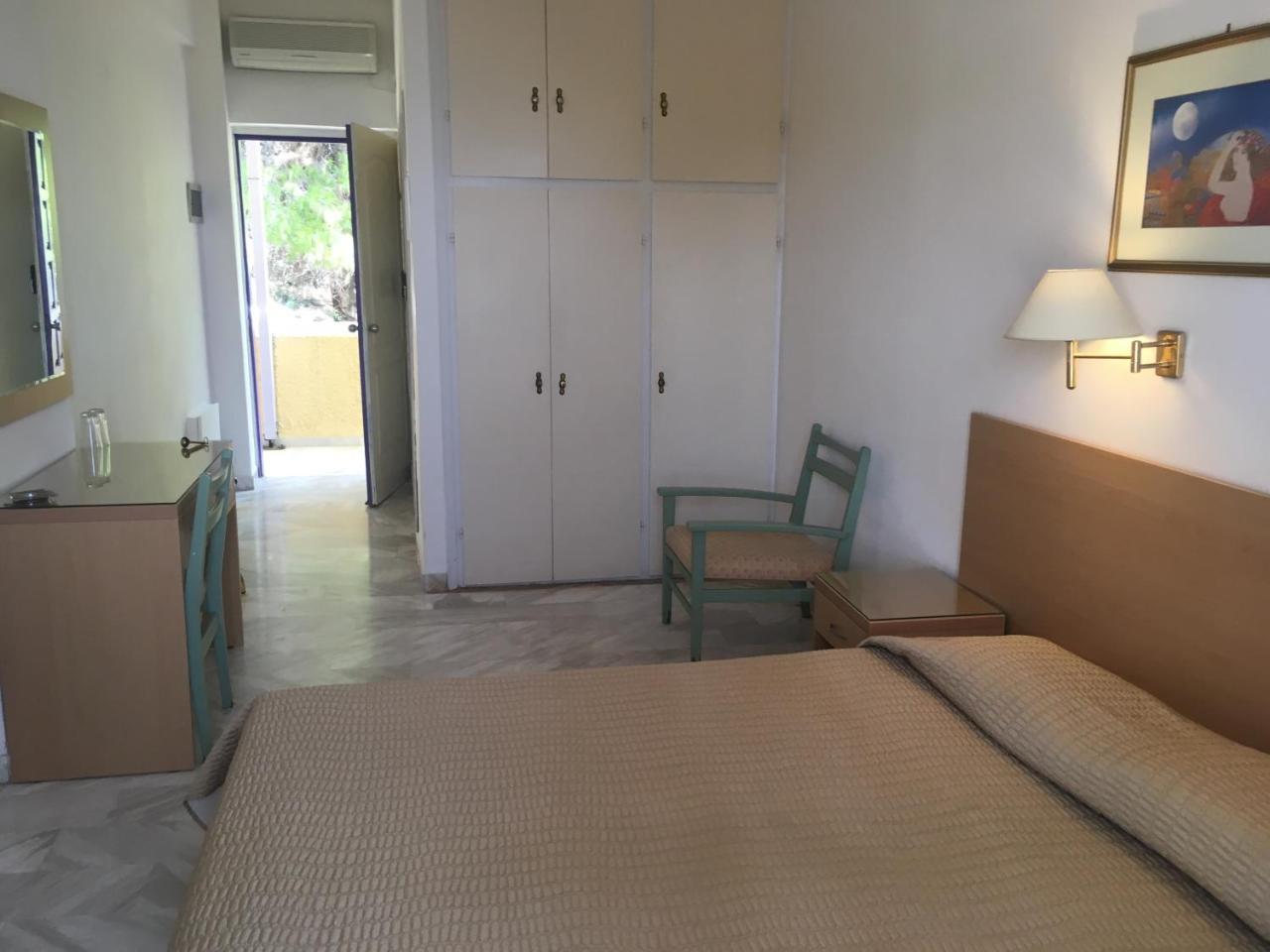 Katerina 3* Agia Marina (Aegina)