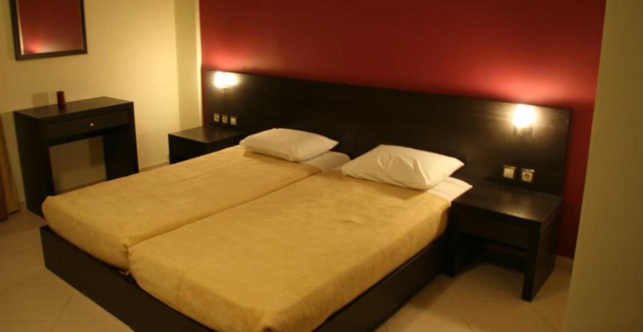 Aparthotel Karavos *