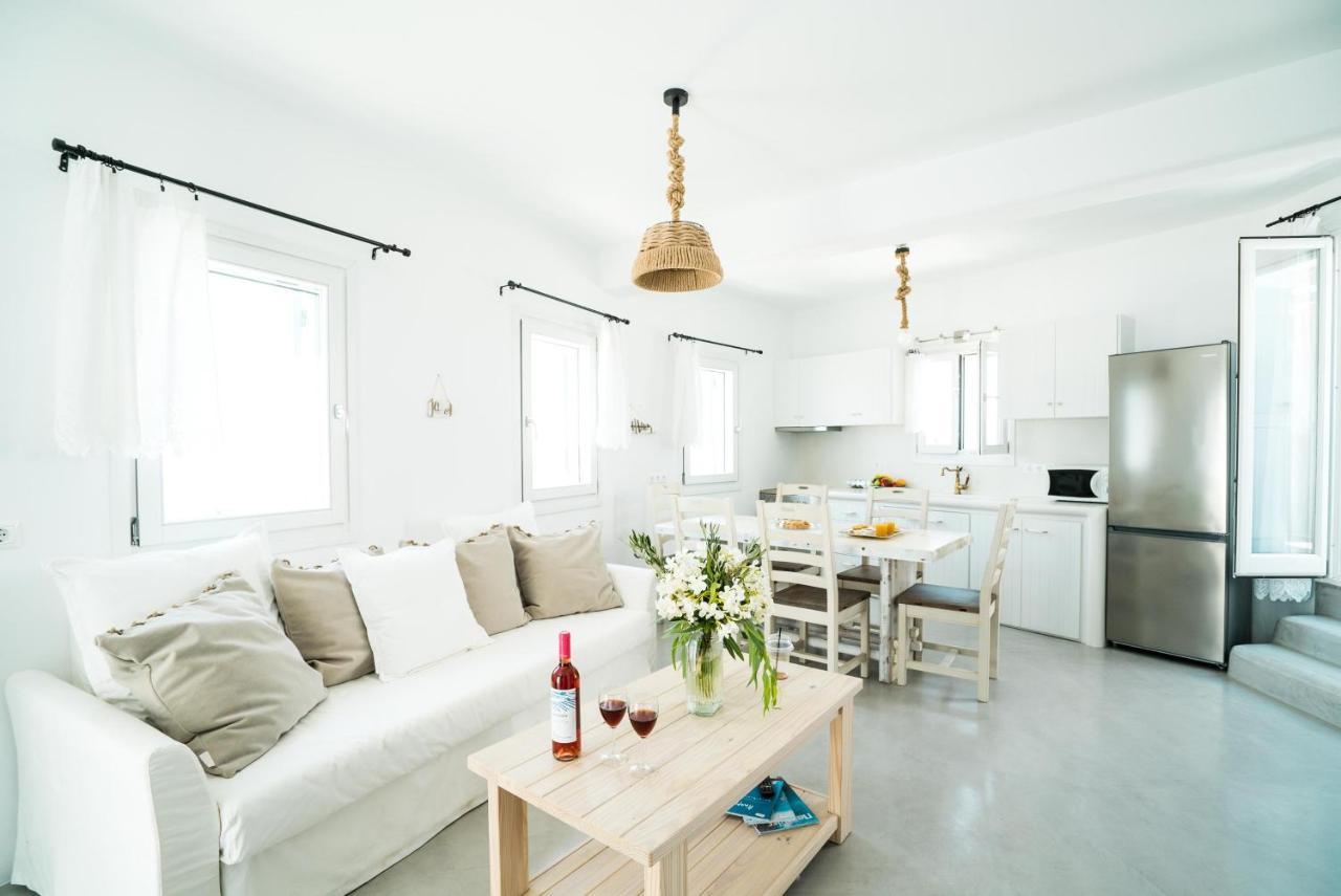 Plori And Apartment Aegiali