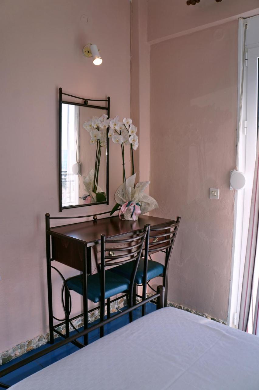 Aparthotel Pebble Plomari