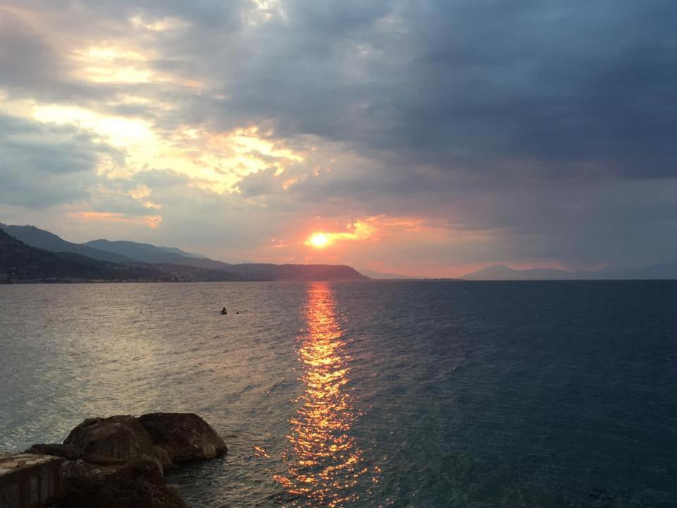 Alissachni Luxury Aparthotel Derveni