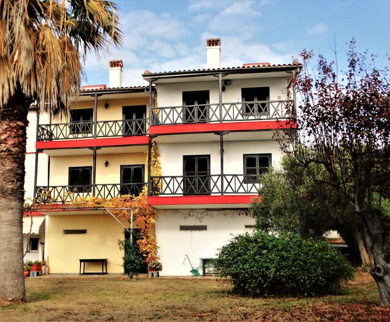 Apartment Karpetis A Paradise *