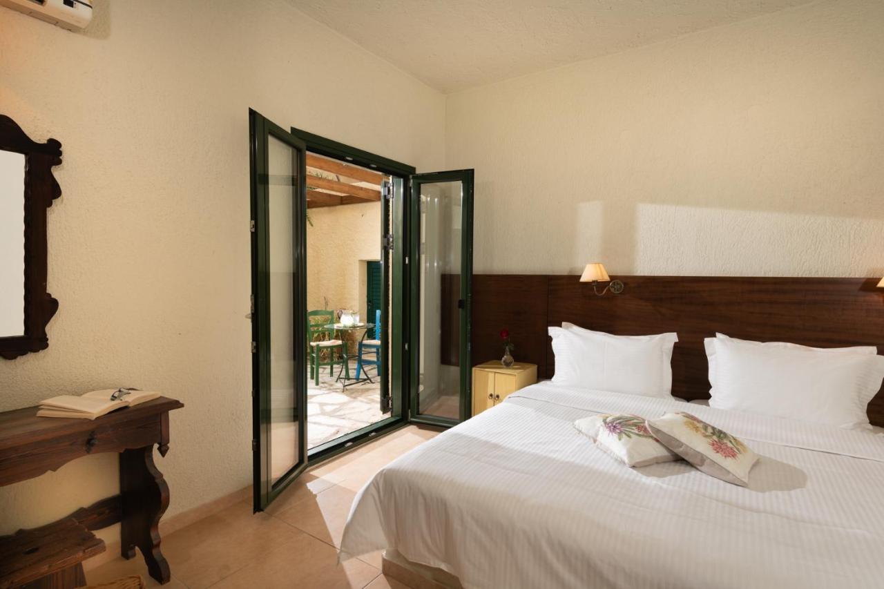 Porto Aparthotel Sissi (Crete)
