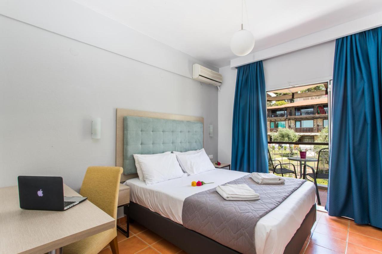 Hotel Coral Blue