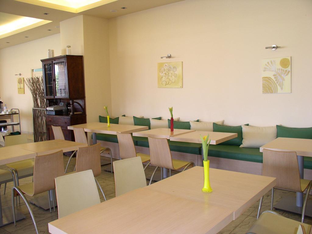 Aparthotel Astra Village And