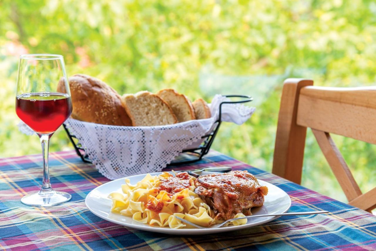 Helidona Guest house Mikro Chorio (Central Greece)
