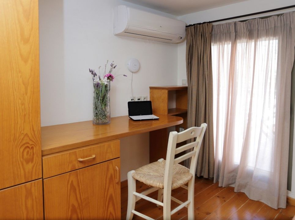 - Mourtzanakis 3*