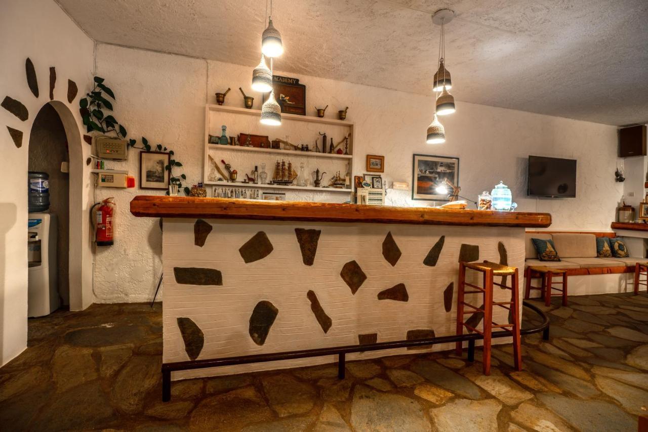 Sofia Aparthotel Agios Petros (Andros)