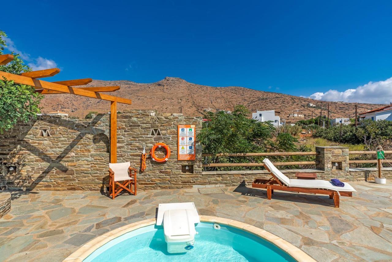Sofia Aparthotel Agios Petros (Andros)
