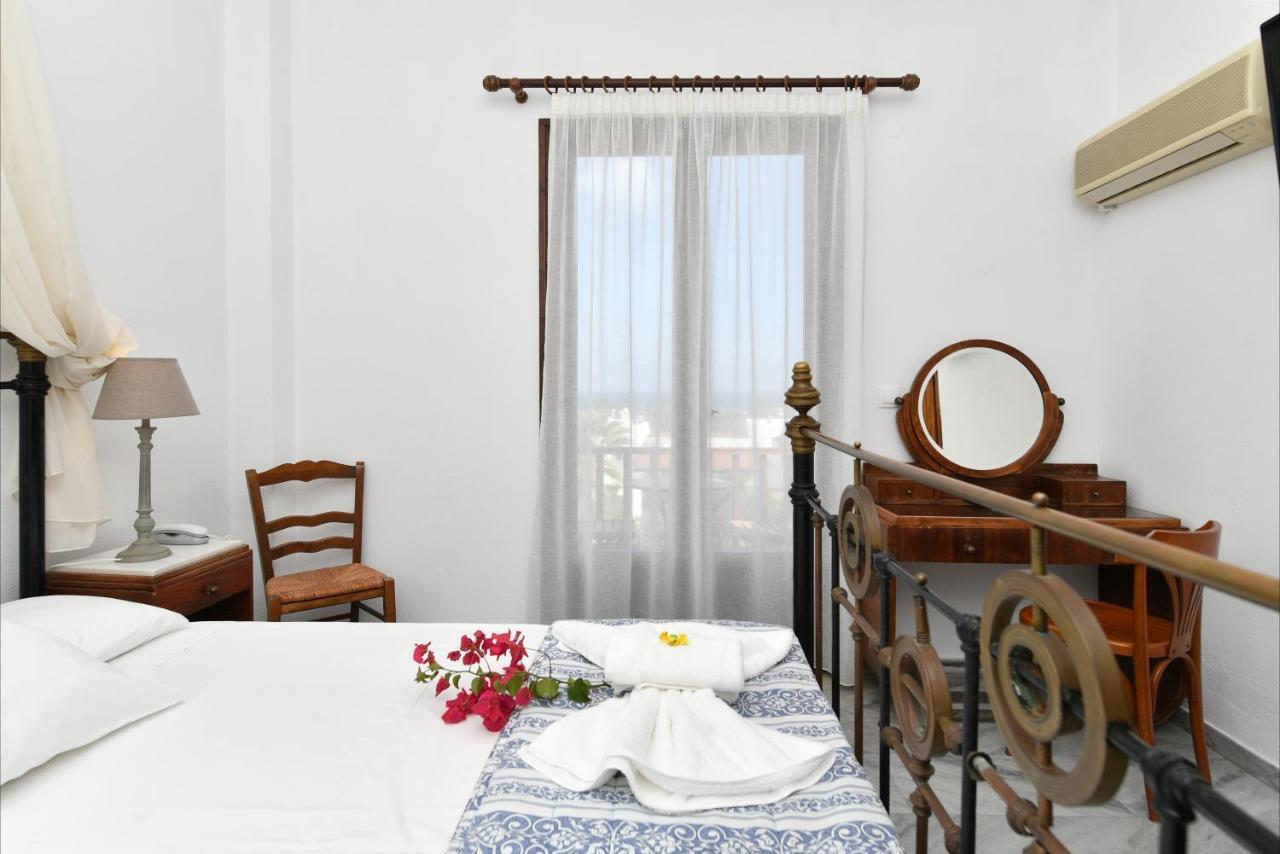 Swiss 3* Naousa (Paros)