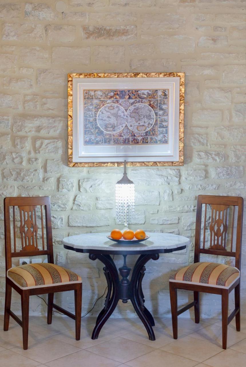 Casa Moazzo And Rethymno (Crete)
