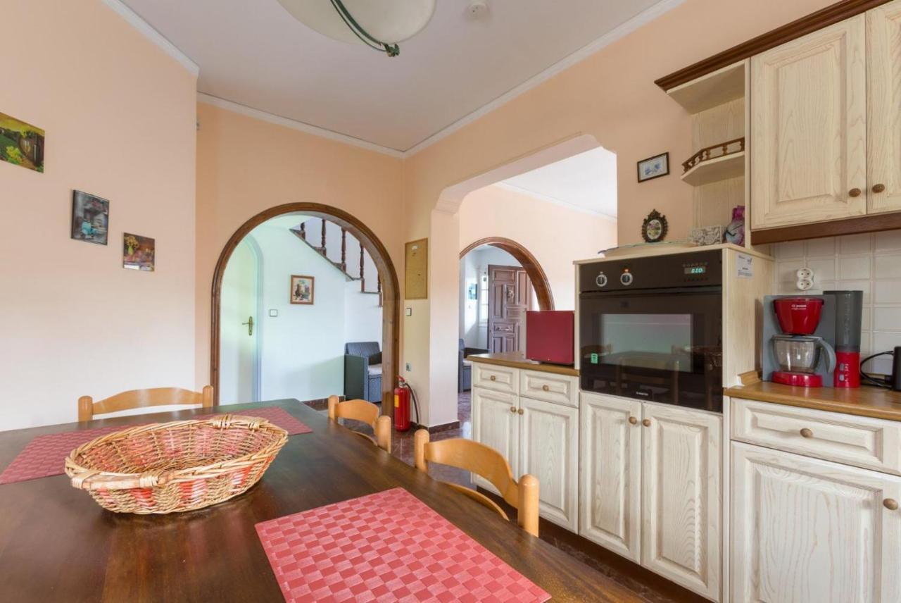 Lavranos House Villa *