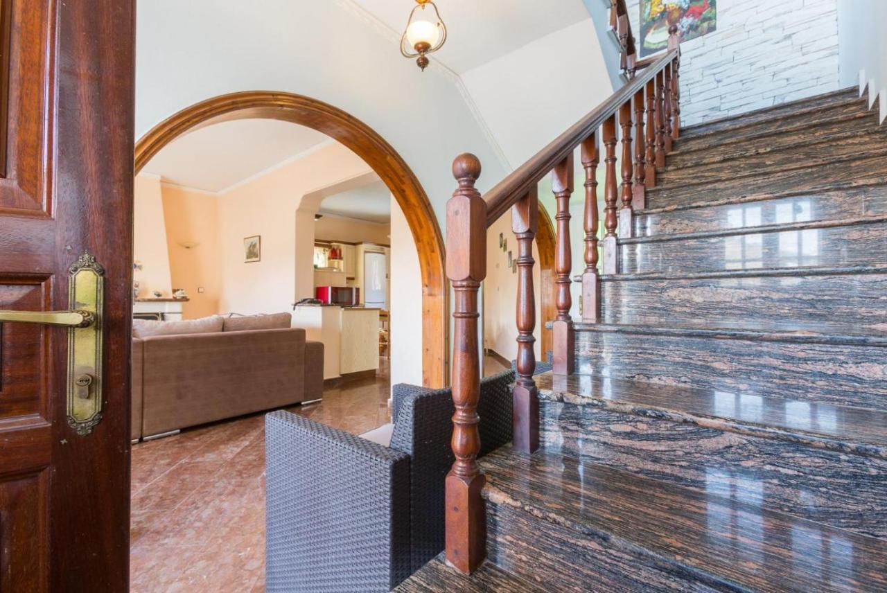 Villa Lavranos House *