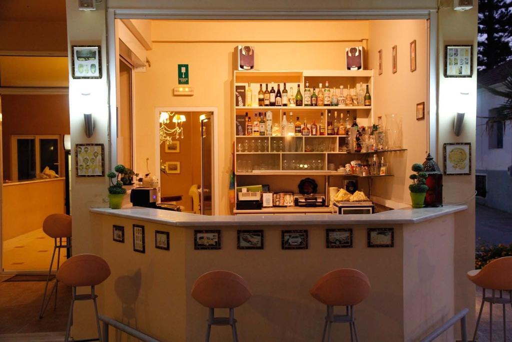 Lambrinos 2* Platanias (Crete)