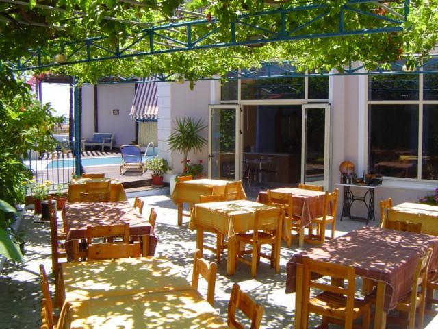 Apartment Kourkoumelata