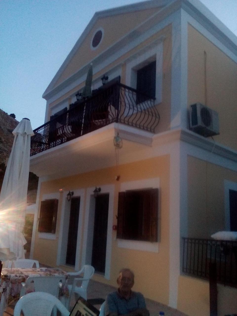 Nikos And Eva Apartment