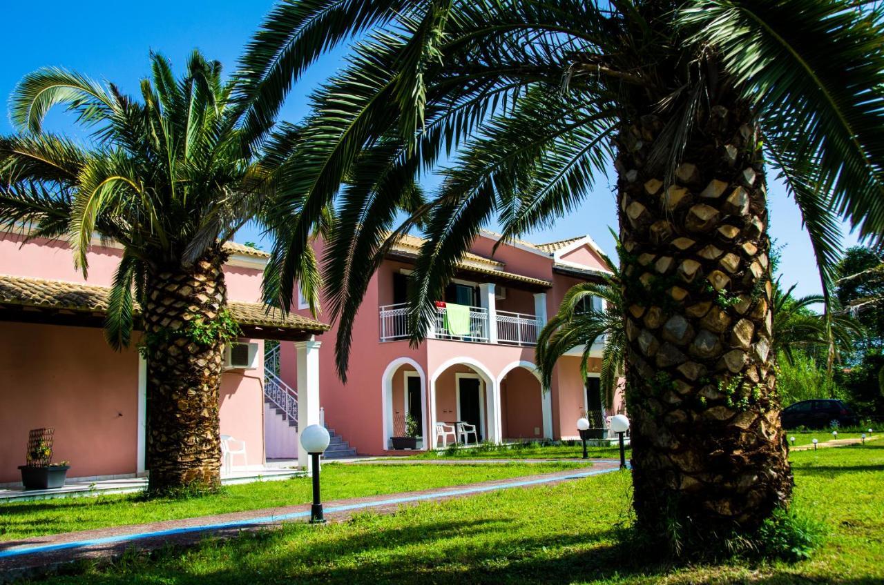 Aparthotel Corfustories
