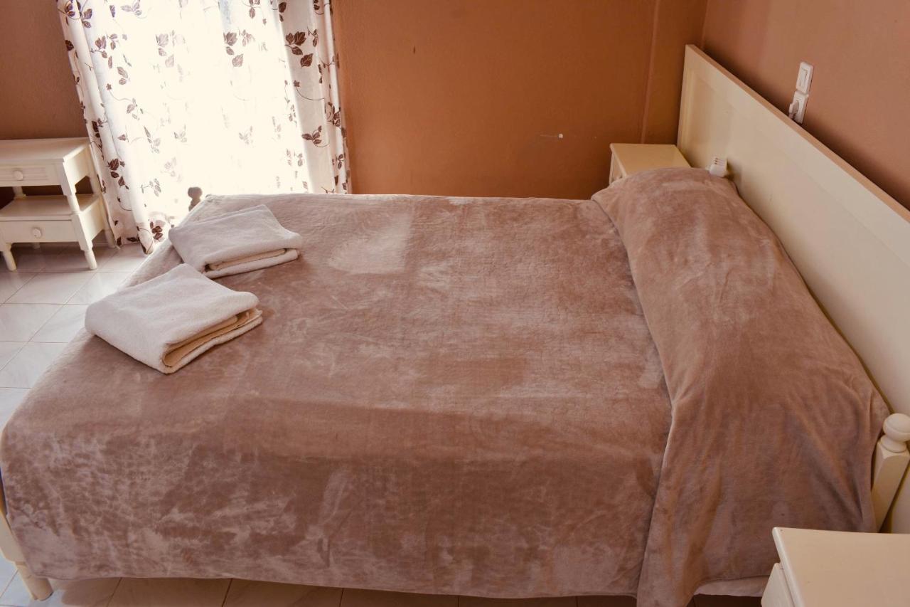 Family Studios Aparthotel