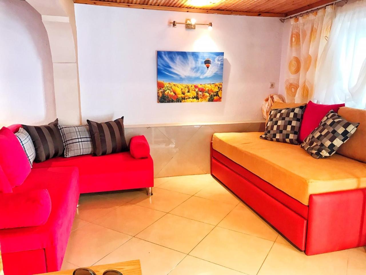 Elpis 2 Apartment