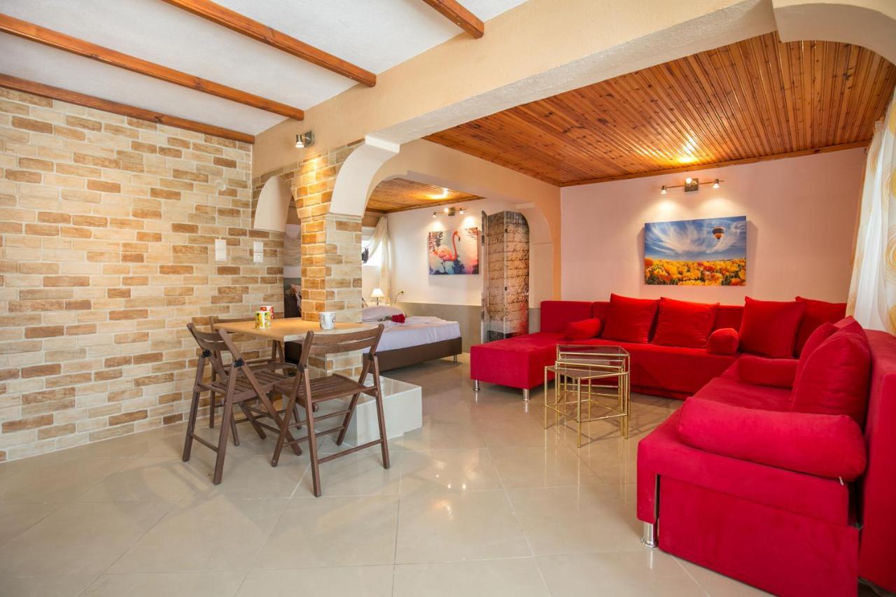 Elpis 2 Apartment *