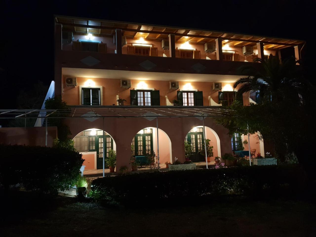 Marianna House Guest house *
