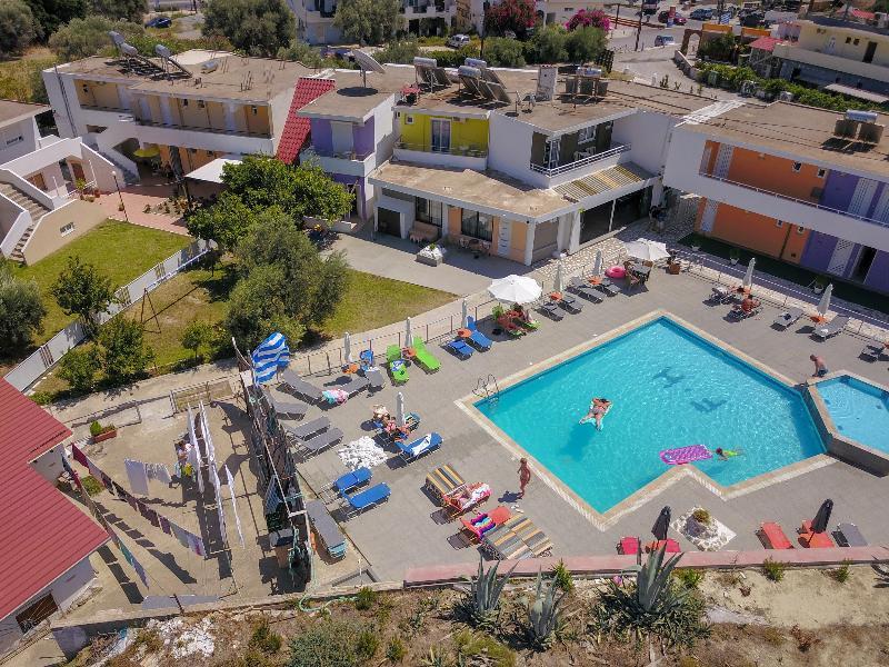 Family House Aparthotel 2*