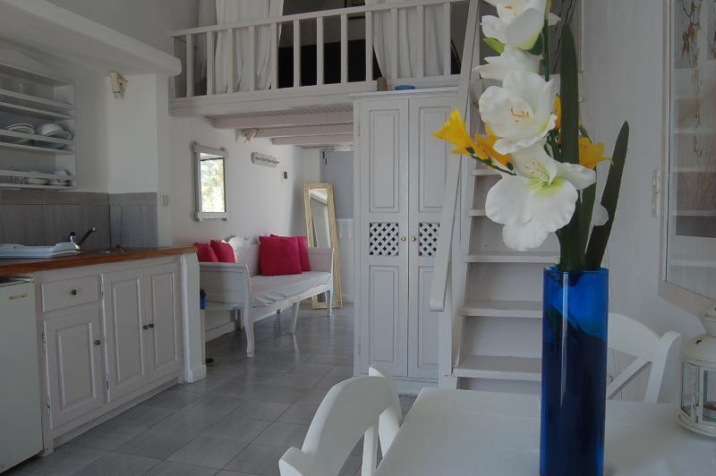 Atlantida 3* Foinikia (Santorini)