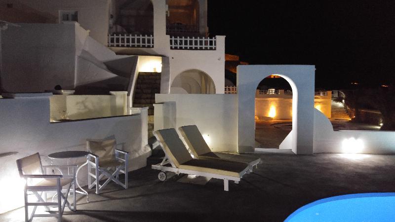 Atlantida Aparthotel Foinikia (Santorini)