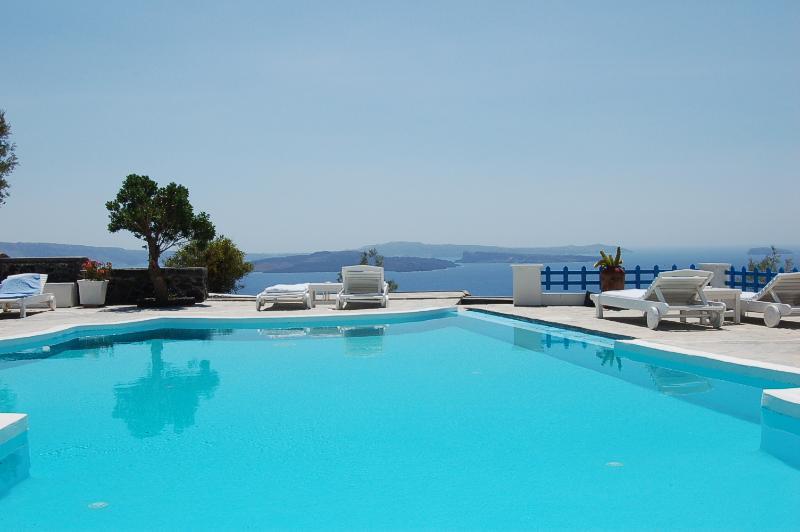 Atlantida Foinikia (Santorini)