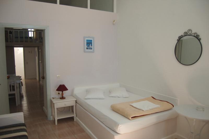 Atlantida Foinikia (Santorini)