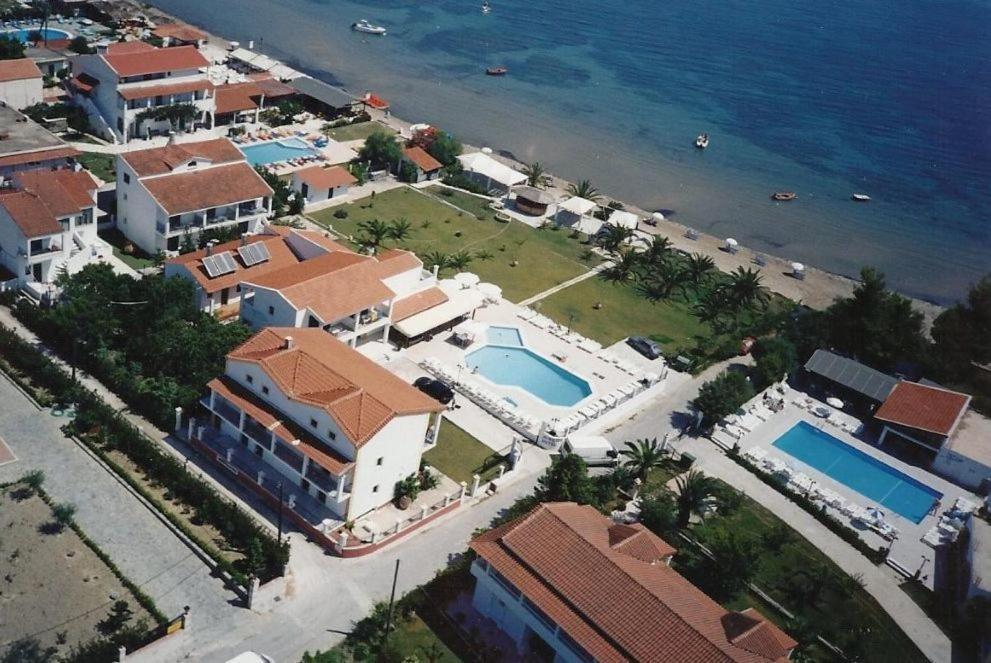 Umbrella Aparthotel Kavos