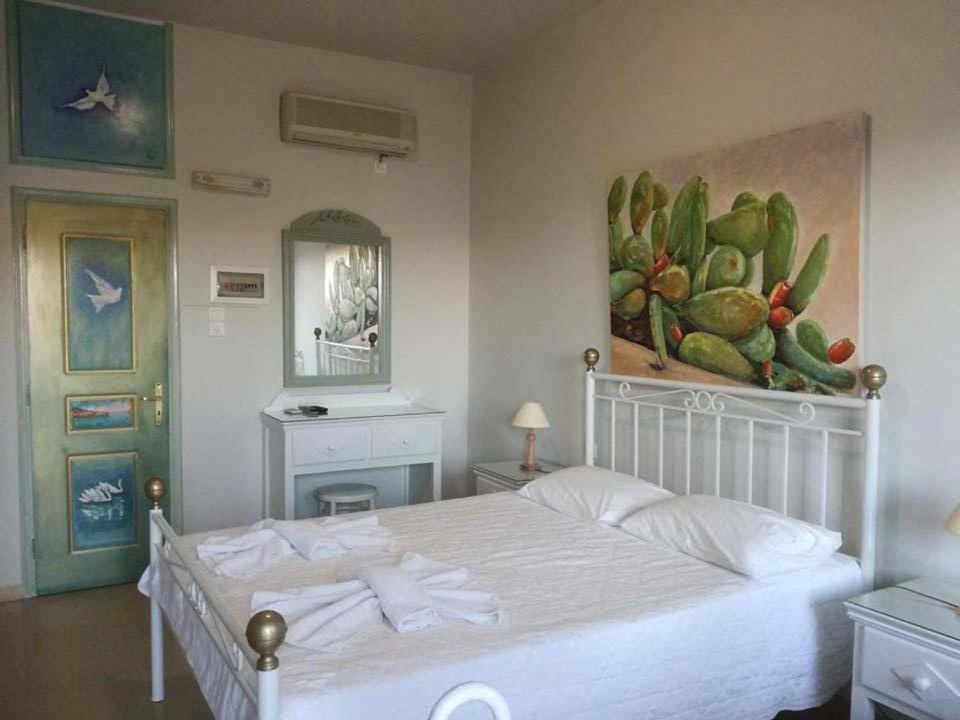 Ntafos Art Seaside Megas Gialos - Nites