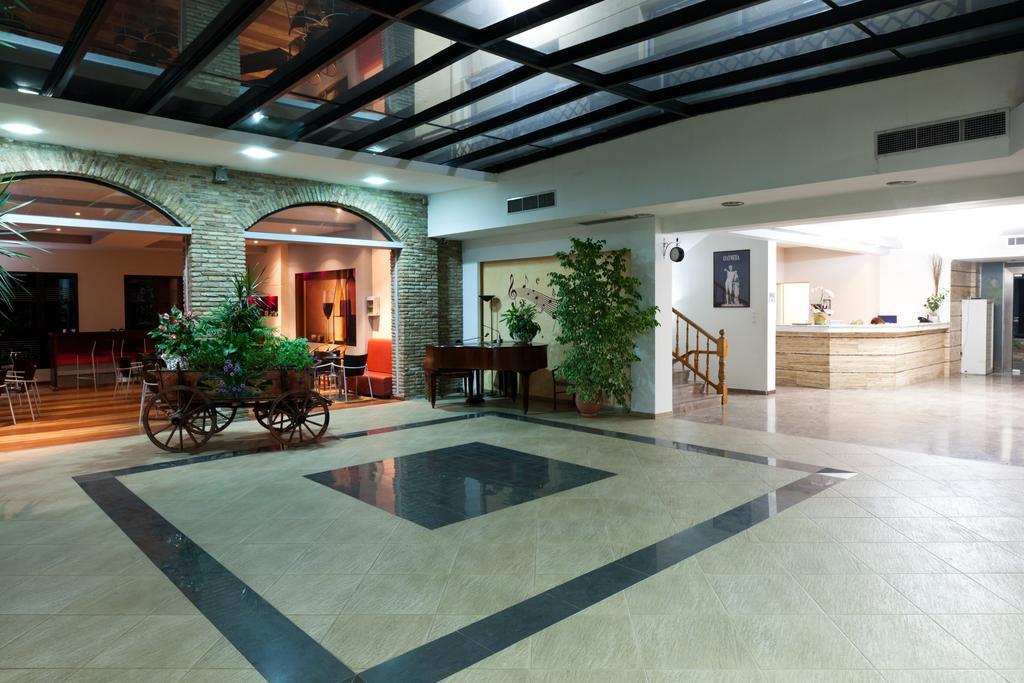 Hotel Olympic Village & 4*