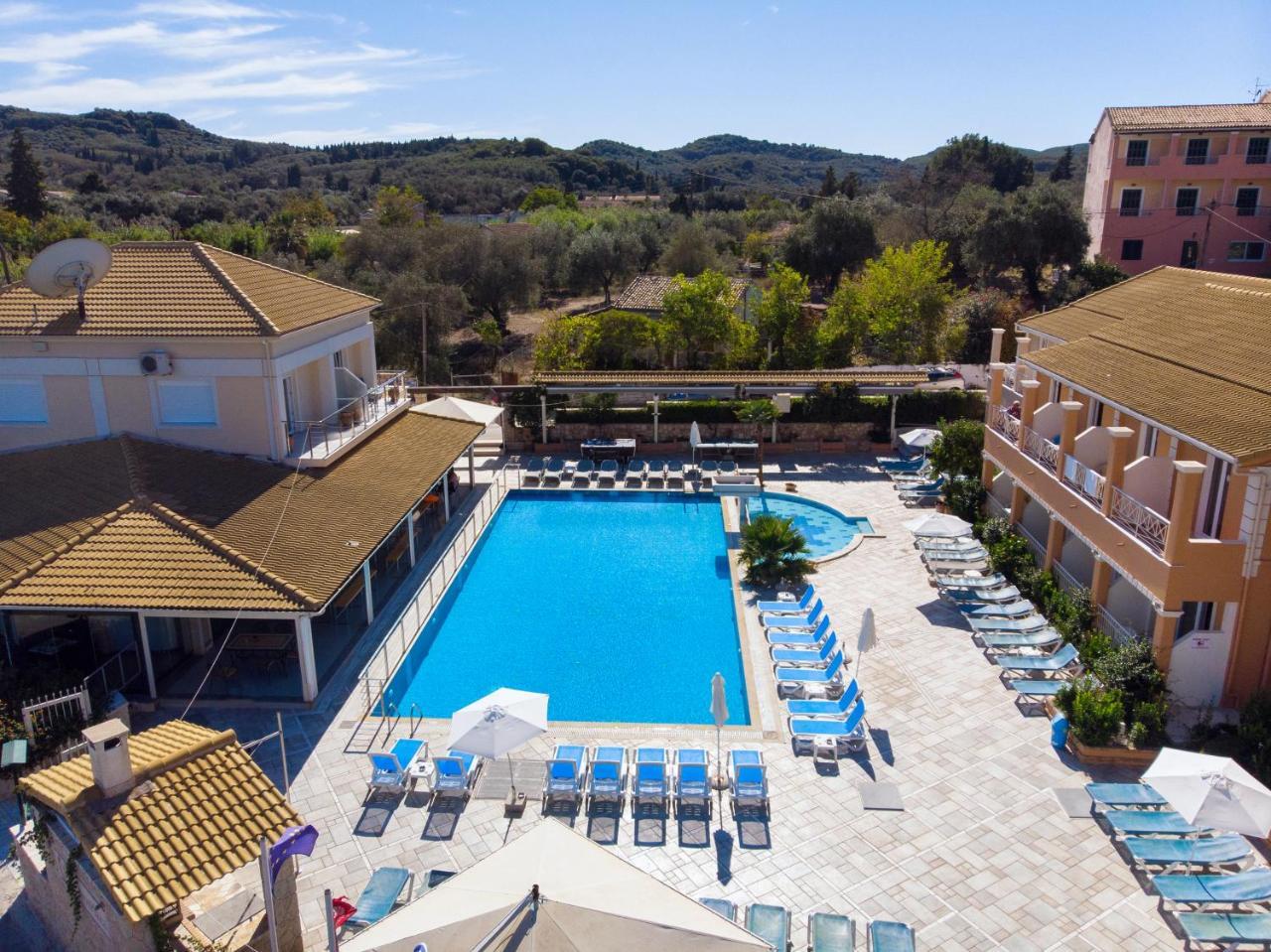Plaza Kavos