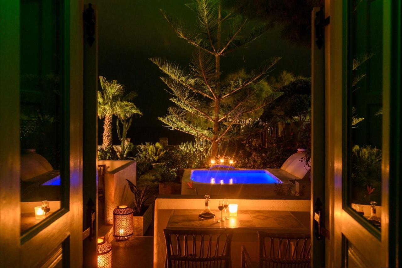 Ocean Bay Kamari (Santorini)
