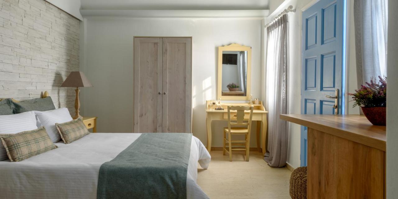Ocean Bay Kamari (Santorini)