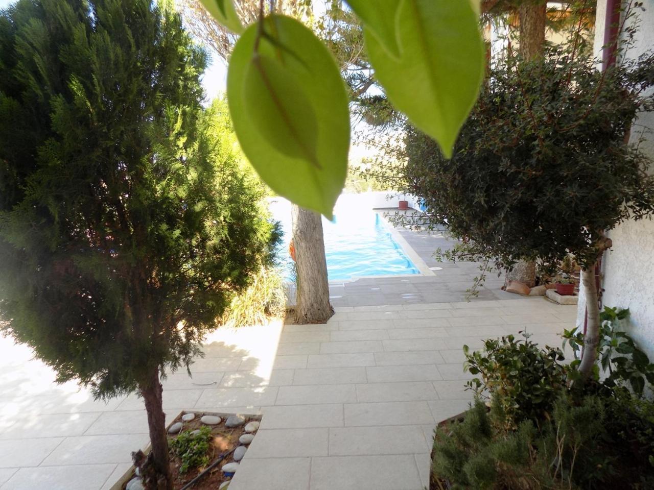 Houmeli Maisonettes &