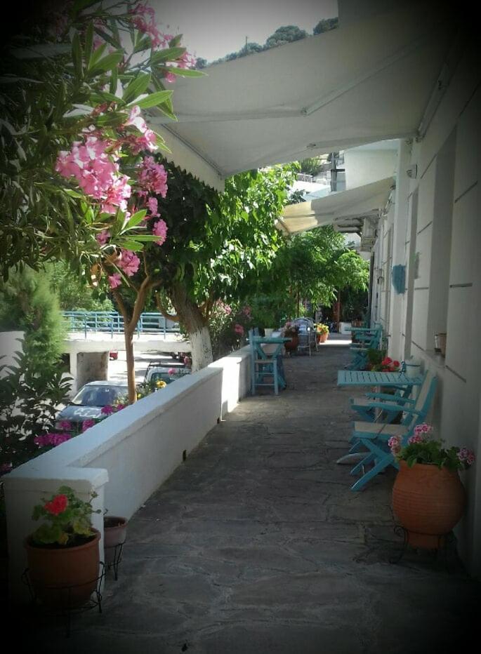 Hotel Smaragdi And
