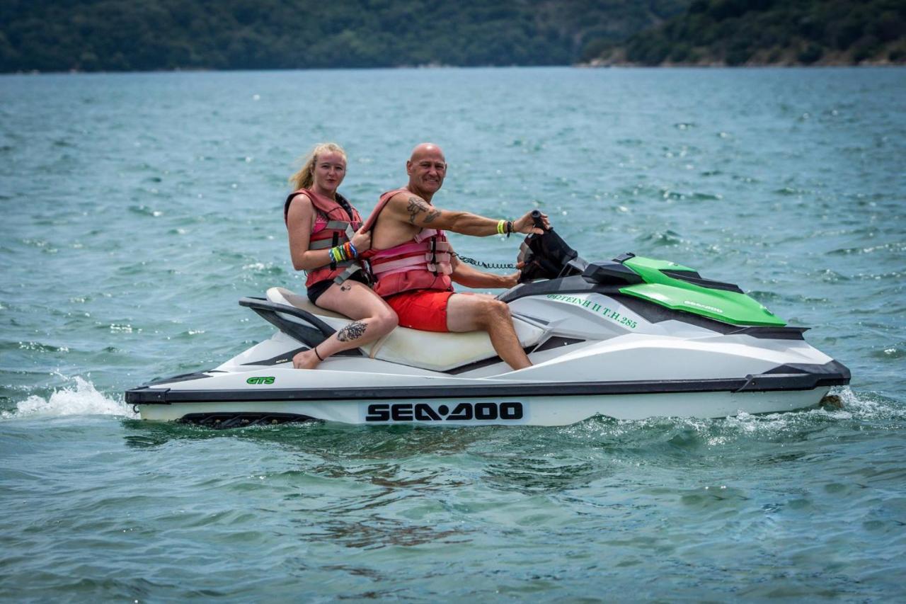 Stavros On The Hotel Kavos
