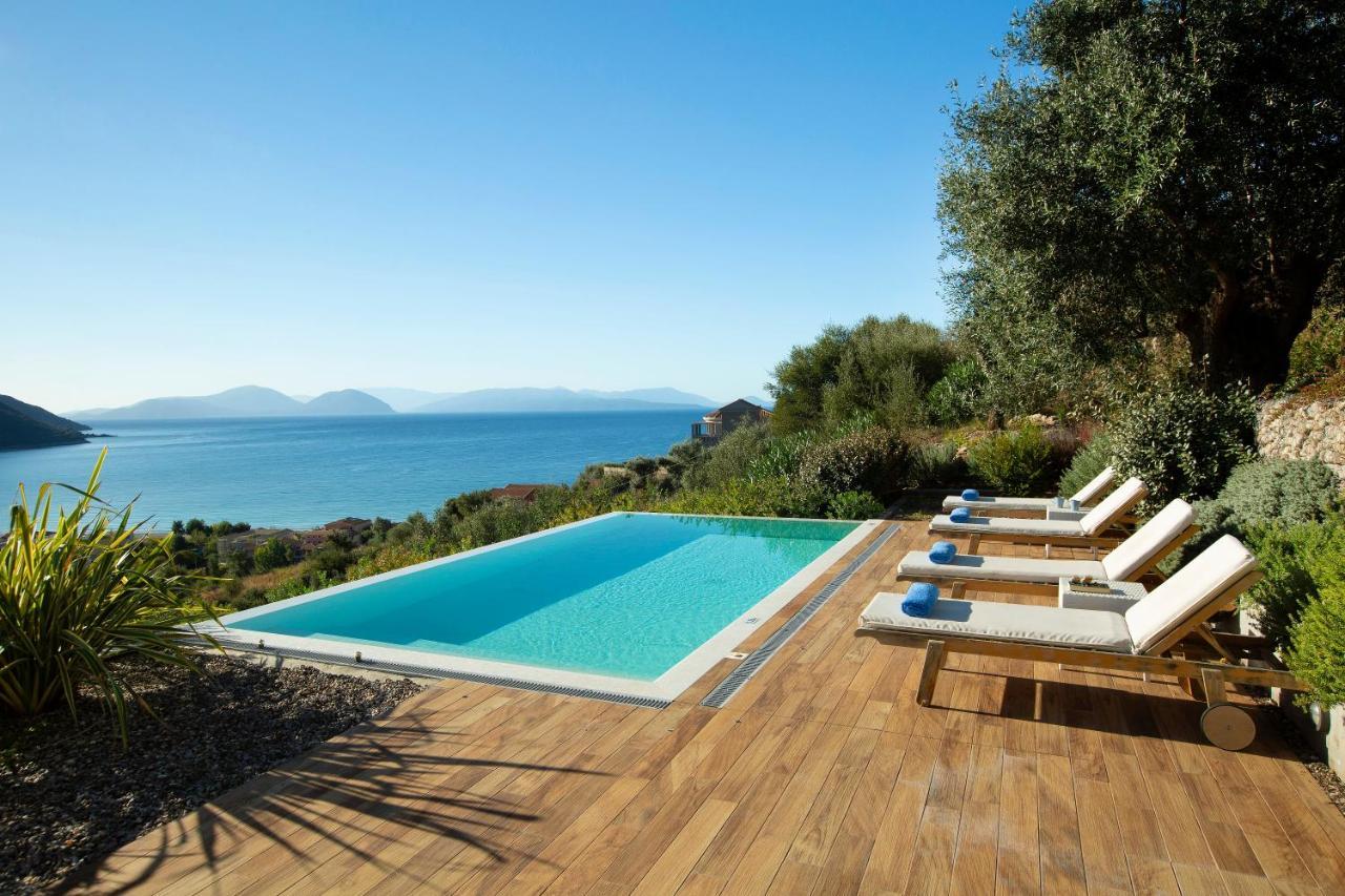 Anemos Luxury *