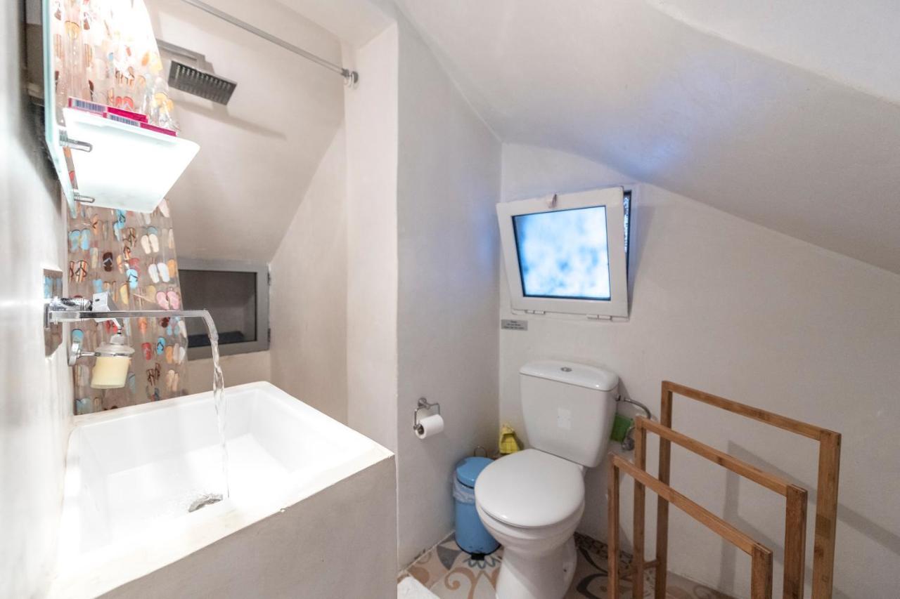 Bouganville αpartments * Adamantas (Milos)