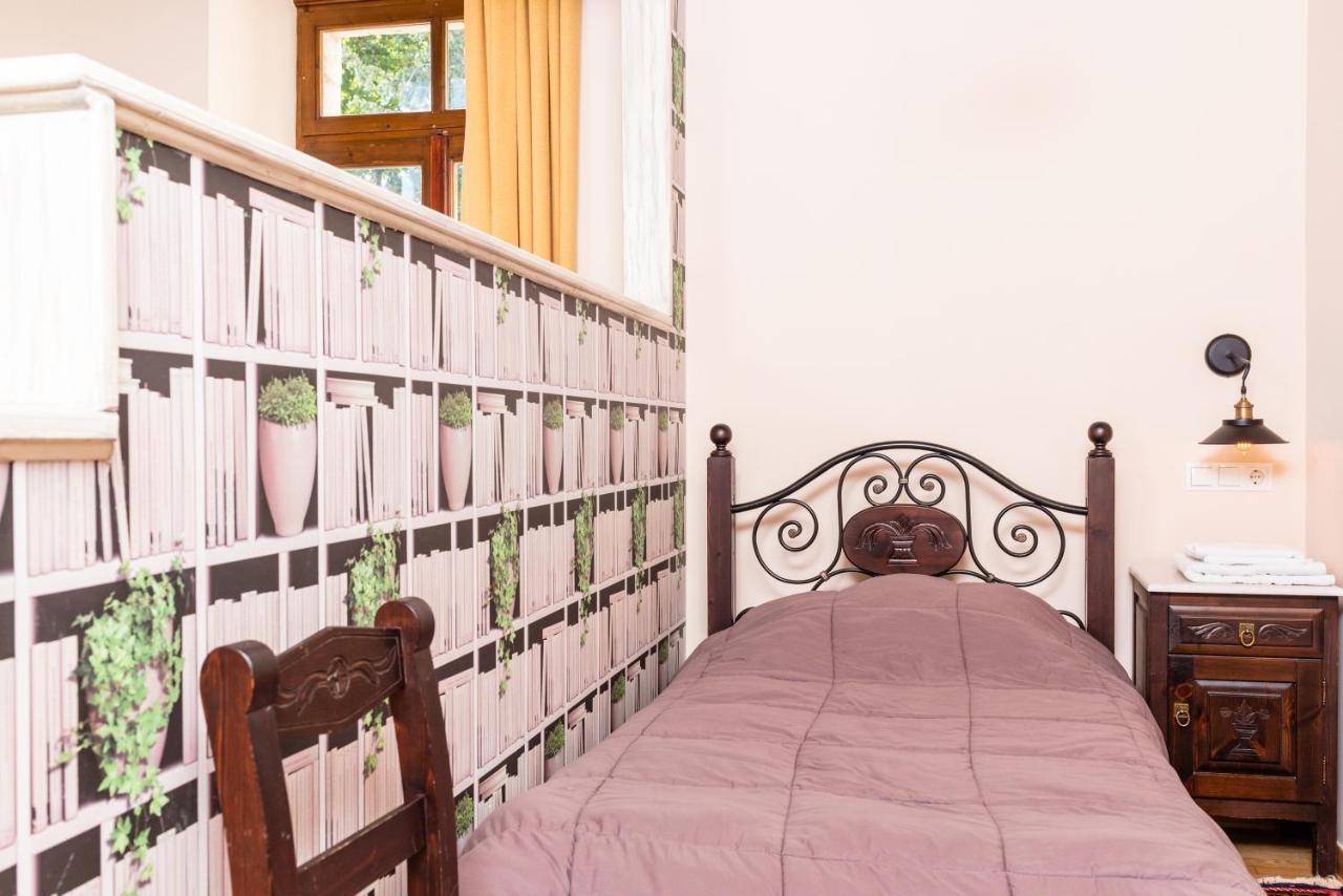 Kaza Guest house