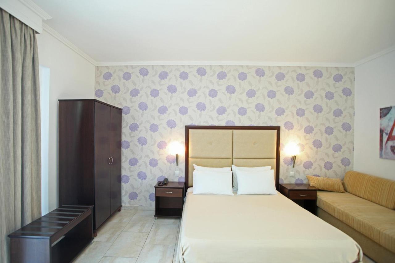 Naias Aparthotel Hanioti