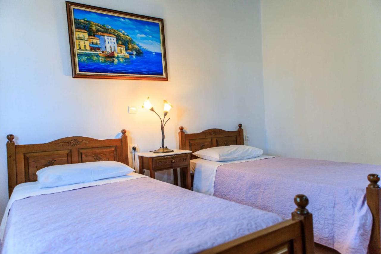 Anatoli Apartment *