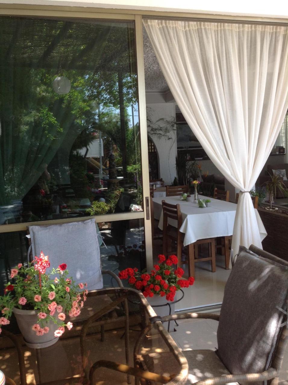 Angela Hotel