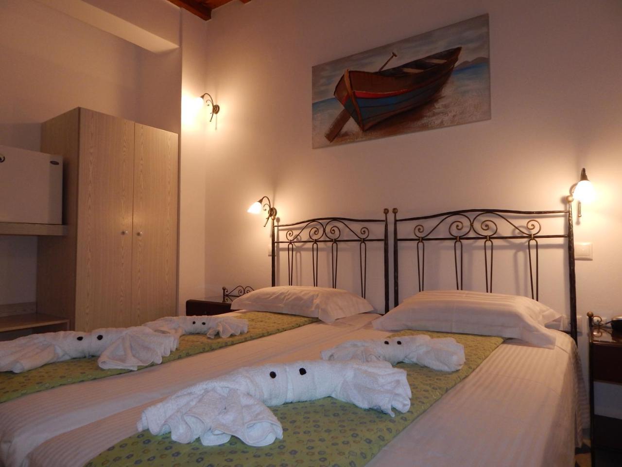Nisiotiko House In Tinos Near The Bed & Breakfast