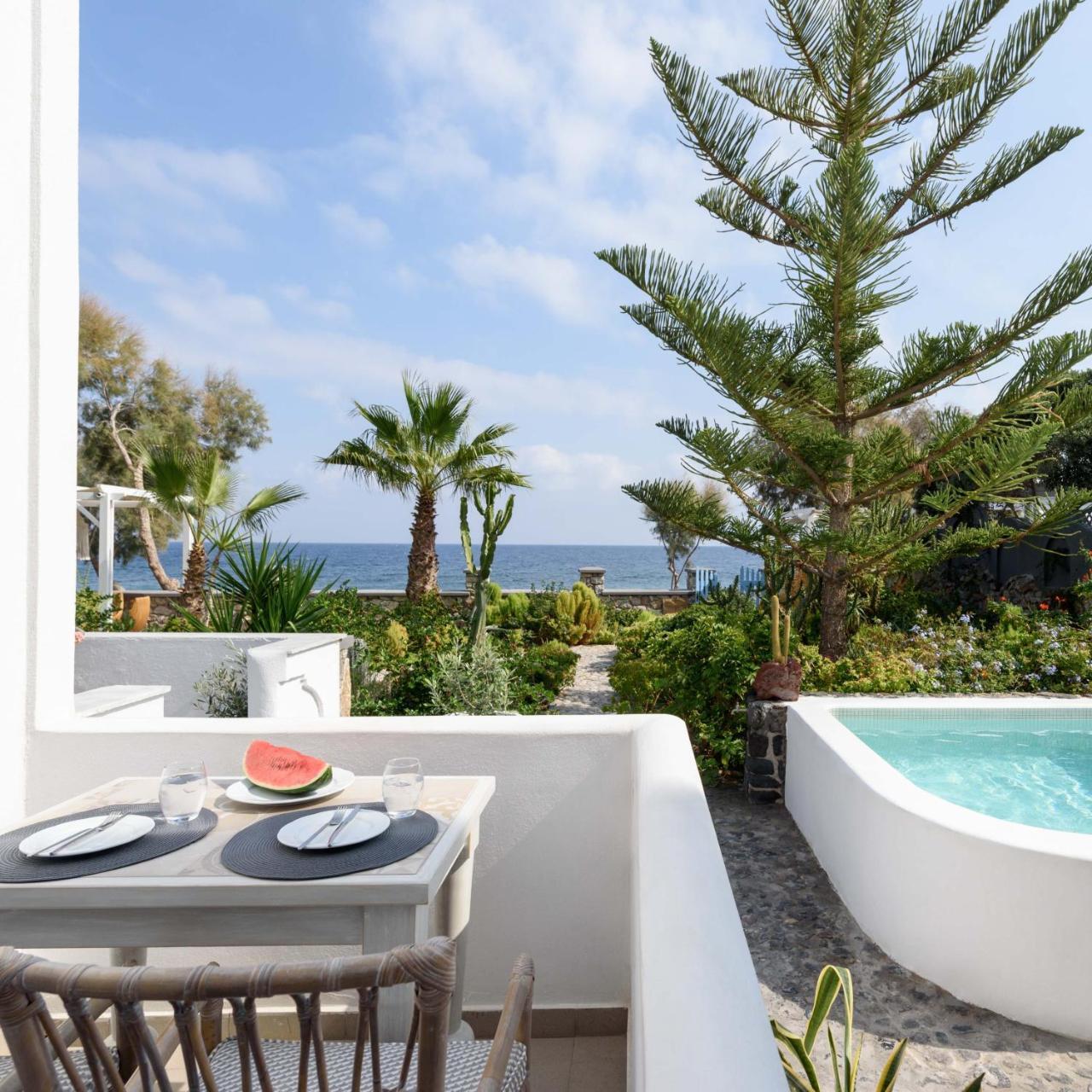 Ocean Bay Kamari (Santorini)