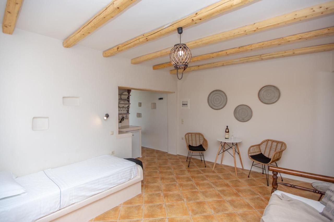 Hotel Ampelos