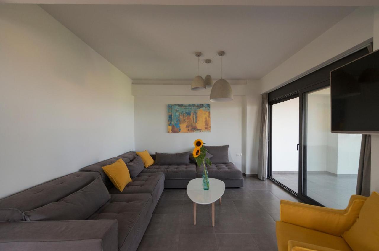 Al Mare Holiday home Adelianos Kampos